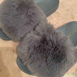 ❌SOLD❌Fashion Nova Furry Slides
